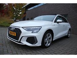 Wit Gebruikt 2022 Audi A3 Advanced Hatchback | € 26.999 (Eerlijke prijs)
