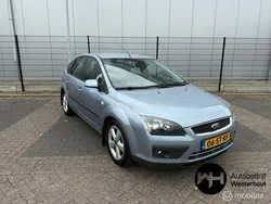 Blauw Gebruikt 2006 Ford Focus Futura Hatchback | € 2.845 (Eerlijke prijs)