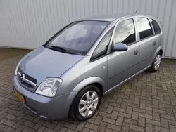 Grijs Gebruikt 2005 Opel Meriva MPV | € 850 (Eerlijke prijs)