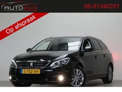 Zwart, metallic lak Gebruikt 2020 Peugeot 308 Premium Stationwagen | € 12.995 (Eerlijke prijs)