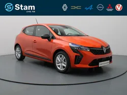Orange valencia eqb (oranje metallic) Gebruikt 2025 Renault Clio V Evolution Hatchback | € 22.490 (Iets duurder)
