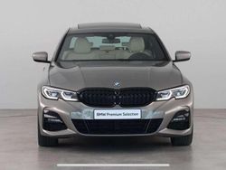 Grijs Gebruikt 2022 BMW 330e M Sport Sedan | € 37.900 (Eerlijke prijs)