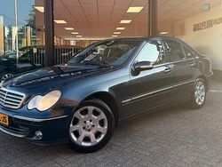 Zwart Gebruikt 2005 Mercedes C200 Elegance Sedan | € 3.940 (Eerlijke prijs)