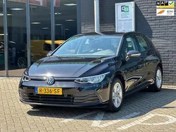 Zwart Gebruikt 2022 VW Golf VIII Life Hatchback | € 21.995 (Eerlijke prijs)