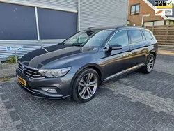 Grijs Gebruikt 2020 VW Passat Business Stationwagen | € 13.950