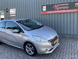 Grijs Gebruikt 2012 Peugeot 208 Allure Hatchback | € 5.250 (Eerlijke prijs)