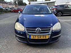 Blauw Gebruikt 2006 VW Jetta Trendline Sedan | € 1.600 (Eerlijke prijs)