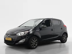 Zwart Gebruikt 2015 Hyundai i20 GO! Hatchback | € 8.845 (Eerlijke prijs)