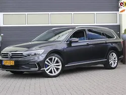 Grijs Gebruikt 2020 VW Passat Business Stationwagen | € 20.400 (Goede deal)
