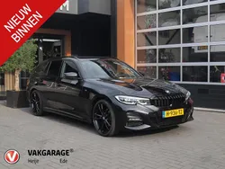 Zwart, metallic lak Gebruikt 2020 BMW 320 Executive Stationwagen | € 27.995 (Eerlijke prijs)
