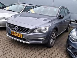 Grijs (metallic) Gebruikt 2016 Volvo V60 CC Business Edition Stationwagen | € 11.750 (Iets duurder)