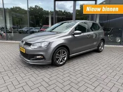 Grijs, metallic lak Gebruikt 2015 VW Polo Highline Hatchback | € 10.750 (Duur)