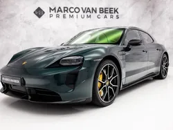 0ub porsche racing groen (pts) metallic Gebruikt 2023 Porsche Taycan Sport Turismo Sedan | € 119.850