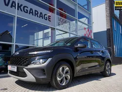 Zwart, metallic lak Gebruikt 2021 Hyundai Kona SUV | € 24.950 (Eerlijke prijs)