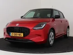 Rood, metallic lak Gebruikt 2024 Suzuki Swift Hatchback | € 23.450 (Eerlijke prijs)