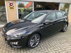 Zwart Gebruikt 2024 Hyundai i30 Hatchback | € 22.850 (Eerlijke prijs)