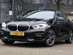 Zwart Gebruikt 2020 BMW 118 Executive Hatchback | € 20.345 (Eerlijke prijs)