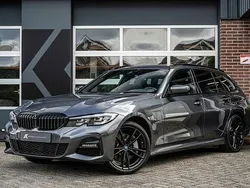 Grijs Gebruikt 2022 BMW 330 M Sport Stationwagen | € 37.950 (Goede deal)