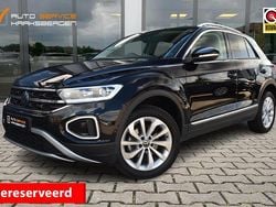 Zwart Gebruikt 2024 VW T-Roc Edition SUV | € 32.900 (Eerlijke prijs)