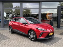 Rood Gebruikt 2024 MG MG4 EV Trophy Hatchback | € 36.740 (Duur)