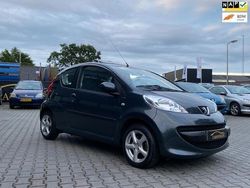 Grijs Gebruikt 2006 Peugeot 107 Hatchback | € 2.399 (Iets duurder)