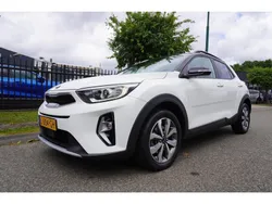Wit Gebruikt 2021 Kia Stonic Plus SUV | € 16.945 (Eerlijke prijs)