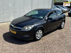 Zwart Gebruikt 2009 Opel Astra GTC Executive Hatchback | € 2.950 (Eerlijke prijs)