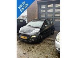 Zwart Gebruikt 2013 Peugeot 107 Active Hatchback | € 2.999 (Eerlijke prijs)
