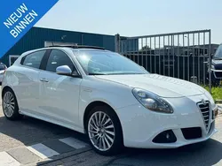 Wit Gebruikt 2010 Alfa Romeo Giulietta Distinctive Hatchback | € 8.577 (Duur)