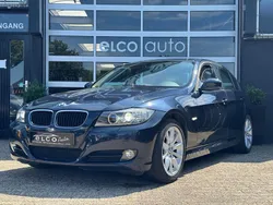 Blauw, metallic lak Gebruikt 2008 BMW 320 Executive Sedan | € 4.450 (Eerlijke prijs)