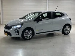 Wit Gebruikt 2024 Renault Clio V Hatchback | € 19.390 (Eerlijke prijs)