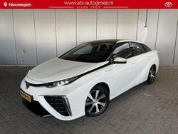 Wit Gebruikt 2015 Toyota Mirai Executive Sedan | € 14.900