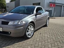 Grijs Gebruikt 2005 Renault Mégane Cabriolet Luxe Cabriolet | € 1.550
