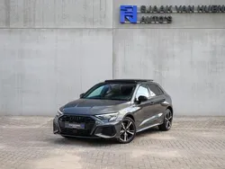 Grijs Gebruikt 2022 Audi A3 Sportback Competition Hatchback | € 37.950 (Eerlijke prijs)