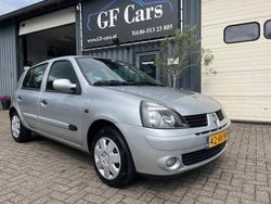 Grijs Gebruikt 2005 Renault Clio II Authentique Hatchback | € 1.295 (Goede deal)