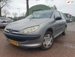 Grijs Gebruikt 2003 Peugeot 206 Hatchback | € 850 (Goede deal)