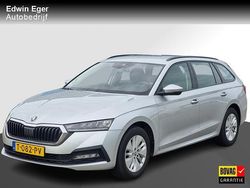 Grijs Gebruikt 2023 Skoda Octavia Business Line Stationwagen | € 19.945 (Eerlijke prijs)