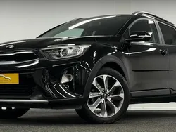 Zwart, metallic lak Gebruikt 2019 Kia Stonic SUV | € 16.995 (Eerlijke prijs)