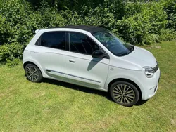 Wit Gebruikt 2023 Renault Twingo Techno Hatchback | € 15.975 (Eerlijke prijs)