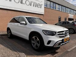 Wit (metallic) Gebruikt 2020 Mercedes 200 Premium Plus Coupé | € 29.900