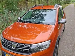 Oranje Gebruikt 2017 Dacia Sandero Hatchback | € 7.950 (Goede deal)