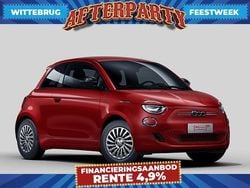 Rood Nieuw 2025 Fiat 500e Red Hatchback | € 22.888 (Super prijs)