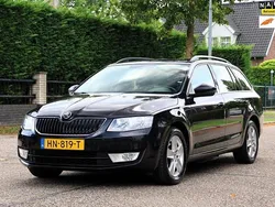 Zwart Gebruikt 2015 Skoda Octavia Active Stationwagen | € 6.945 (Eerlijke prijs)