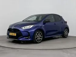 Blauw, metallic lak Gebruikt 2021 Toyota Yaris Executive Hatchback | € 20.745 (Eerlijke prijs)