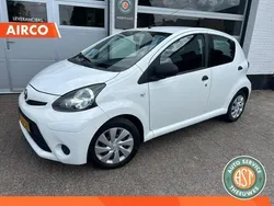 Wit Gebruikt 2014 Toyota Aygo Hatchback | € 5.495 (Eerlijke prijs)