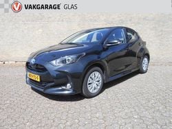 Zwart Gebruikt 2024 Toyota Yaris Hybrid Active Hatchback | € 22.640 (Eerlijke prijs)