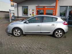 Grijs Gebruikt 2010 Renault Mégane III Dynamique Hatchback | € 4.950 (Eerlijke prijs)