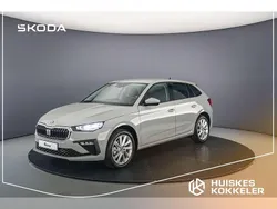 Steel grey Nieuw 2025 Skoda Scala Selection Hatchback | € 33.038 (Iets duurder)
