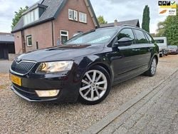 Zwart Gebruikt 2014 Skoda Octavia Business Line Stationwagen | € 6.250 (Goede deal)