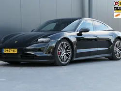 Zwart Gebruikt 2020 Porsche Taycan 4S Performance Package Sedan | € 52.940 (Super prijs)